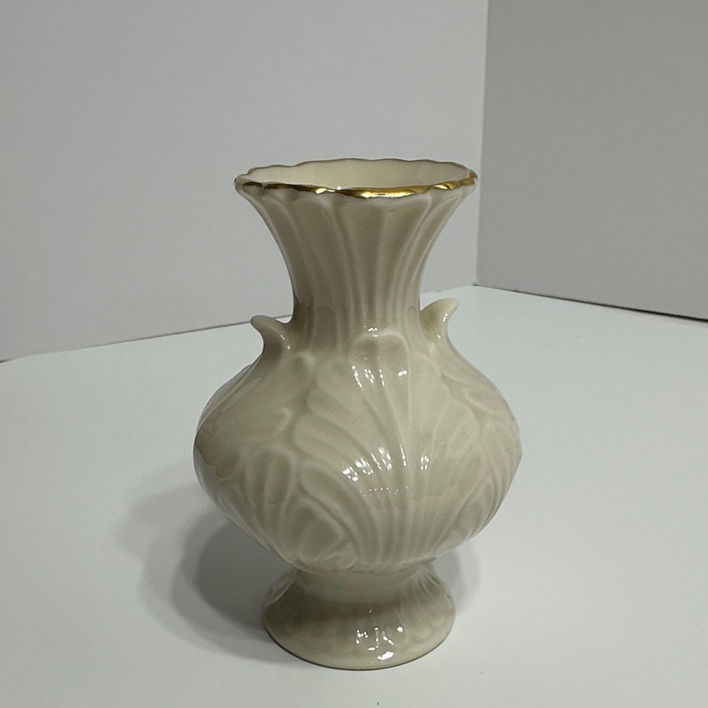 Lenox Cream Vase with 24K Gold Accent
